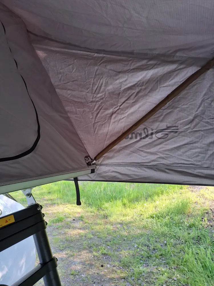 Auton kattoteltta ilma pitkä 1.6 harmaa - harmaa - kattoteltta - wildpoint retkeilyvarusteet verkkokaupasta 1 495 €