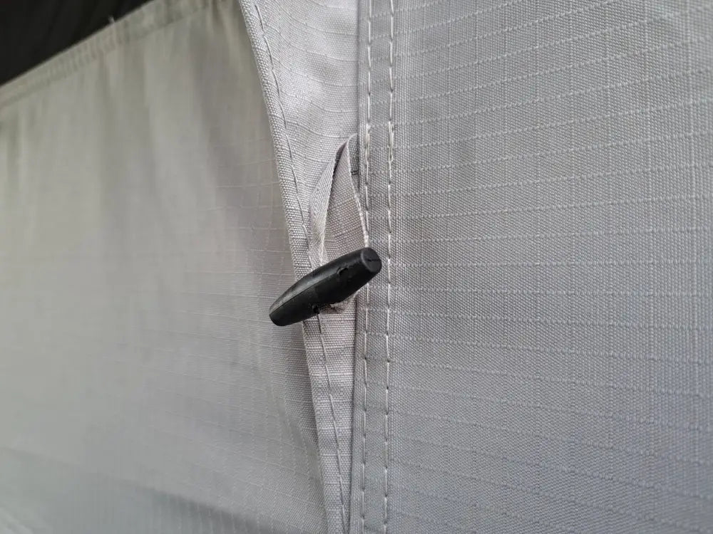 Auton kattoteltta ilma pitkä 1.6 harmaa - harmaa - kattoteltta - wildpoint retkeilyvarusteet verkkokaupasta 1 495 €