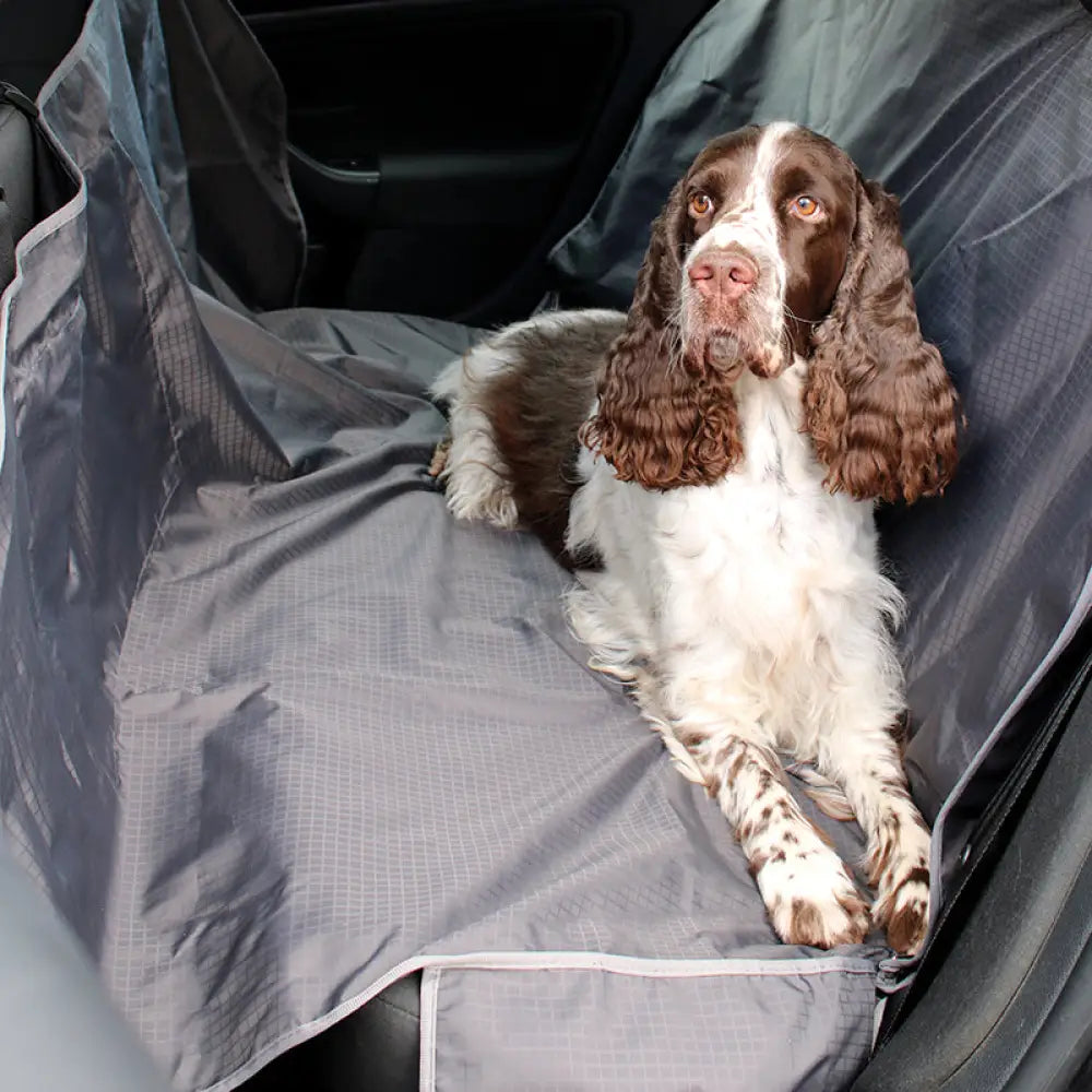 Brava auton takapenkin suoja - takapenkin vettä hylkivä autoon retkeilyvarusteet verkkokaupasta 44,90 €