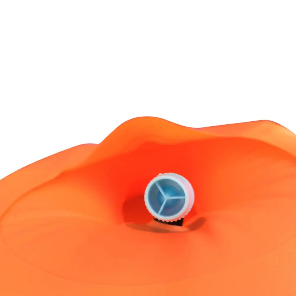Oranssi h2o swim buoy -uimakuula valkoisella ja sinisellä venttiilikorkilla, valmistettu kestävästä materiaalista