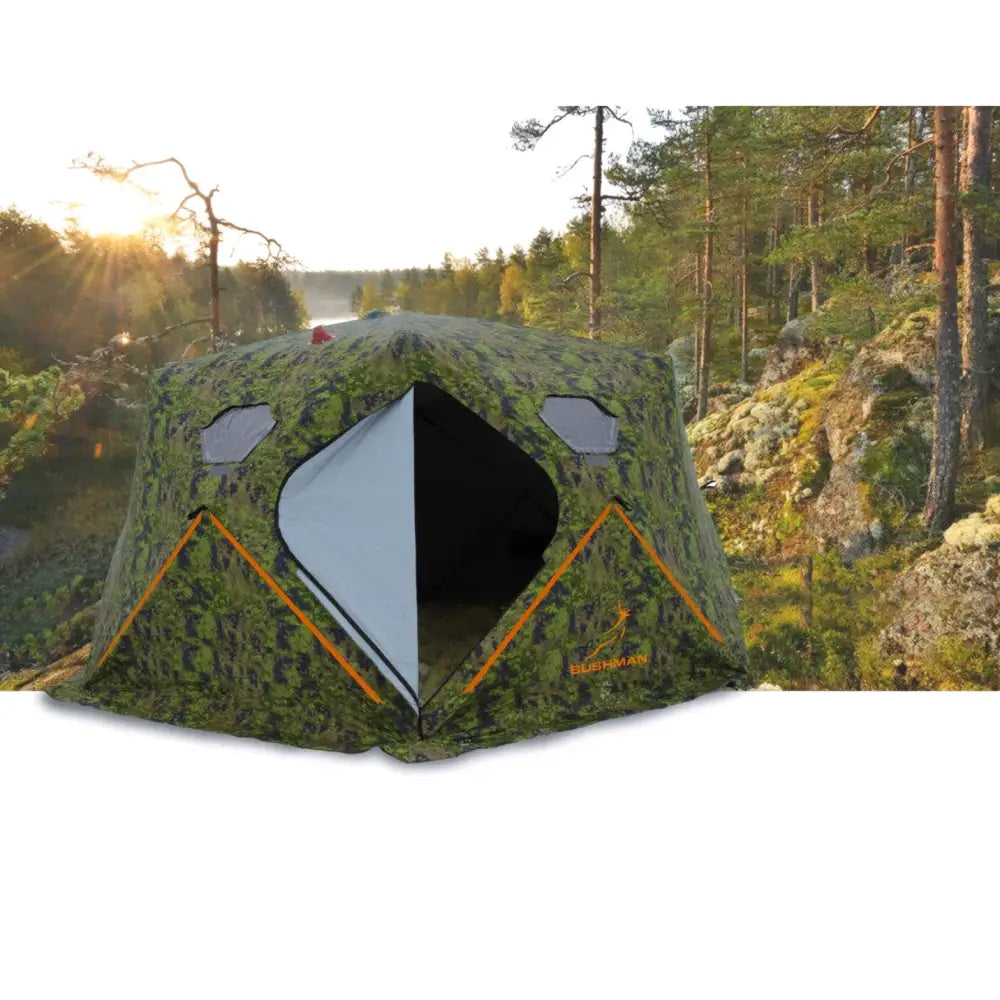 Haghus bushman 2xl metsästysteltta camouflage-kuvioisella kankaalla oranssilla reunuksella ja harmaalla verkkoikkunalla