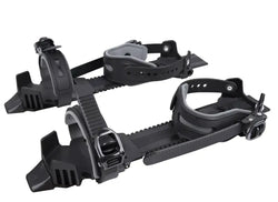 Mustat muoviset ice climbing cramponit säädettävin hihnoin ja metallisoljilla haghus hinge retkisiteistä