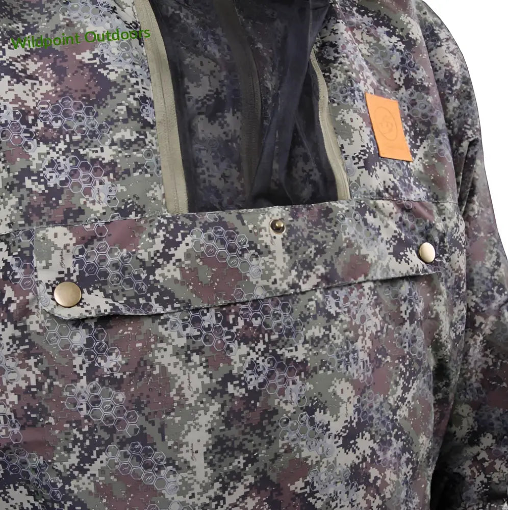 Haghus hossa kevyt anorakkipuku camokuosilla ja sääskiverkolla - retkeily