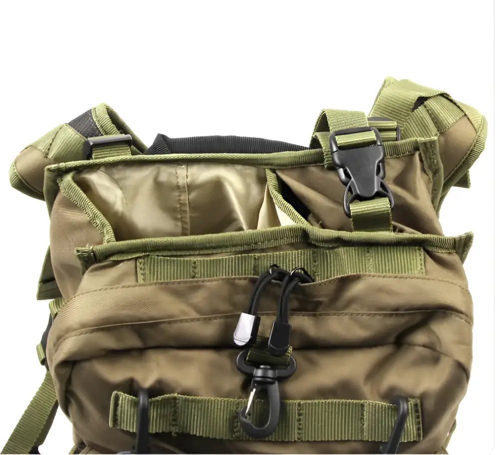 Olive green taktinen haghus korpimäki 35 päivärinkka asepussilla vahvistetusta kankaasta mustilla muovilukoilla