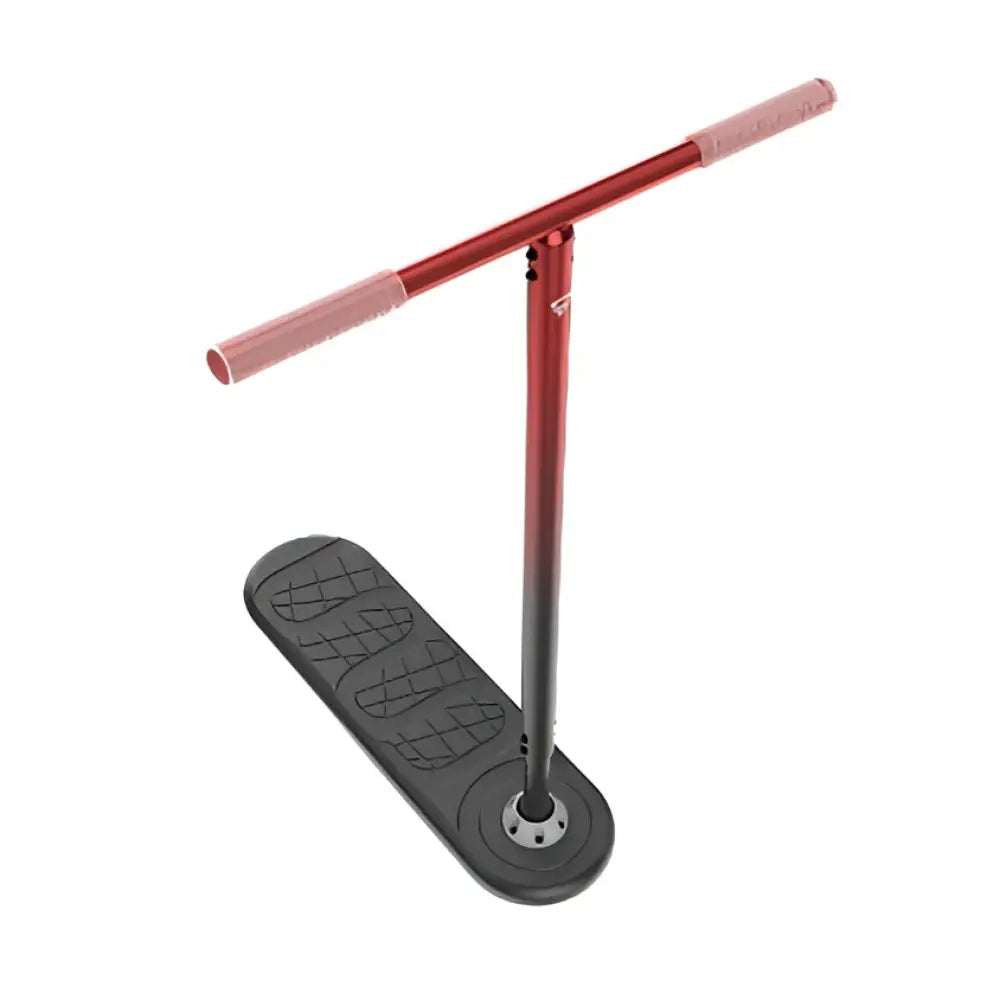 Indo fusion tornado limited edition punainen ja musta liukusäädinscooter pinkeillä kahvatuilla temppuscooterina