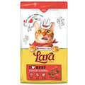 A vibrant yellow and red bag of versele-laga lara adult cat food with beef flavor featuring a cartoon orange tabby wearing a cowboy hat and bandana titled lara adult beef flavour täysravinto aikuisille kissoille 7 kg