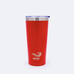 Punainen eristetty meribottles takeaway mug 500 ml -muki hopeisella reunuksella ja kirkkaalla kannella