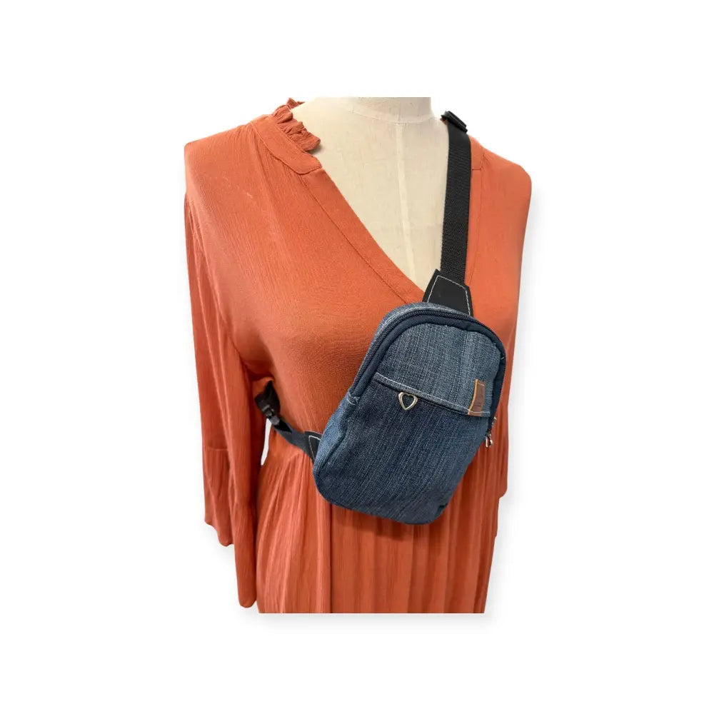 Pikkureppu farkku - kierrätetyistä farkuista retkeilyvarusteet verkkokaupasta