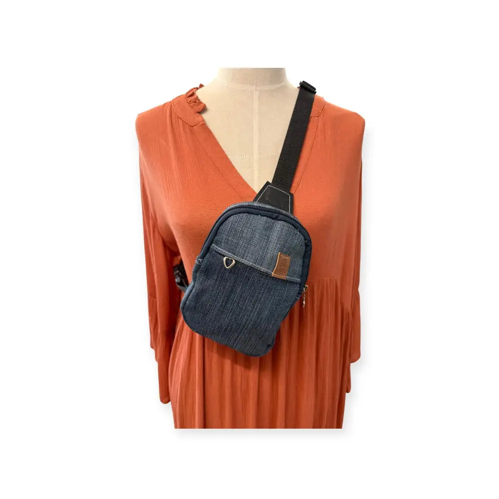 Pikkureppu farkku - kierrätetyistä farkuista retkeilyvarusteet verkkokaupasta