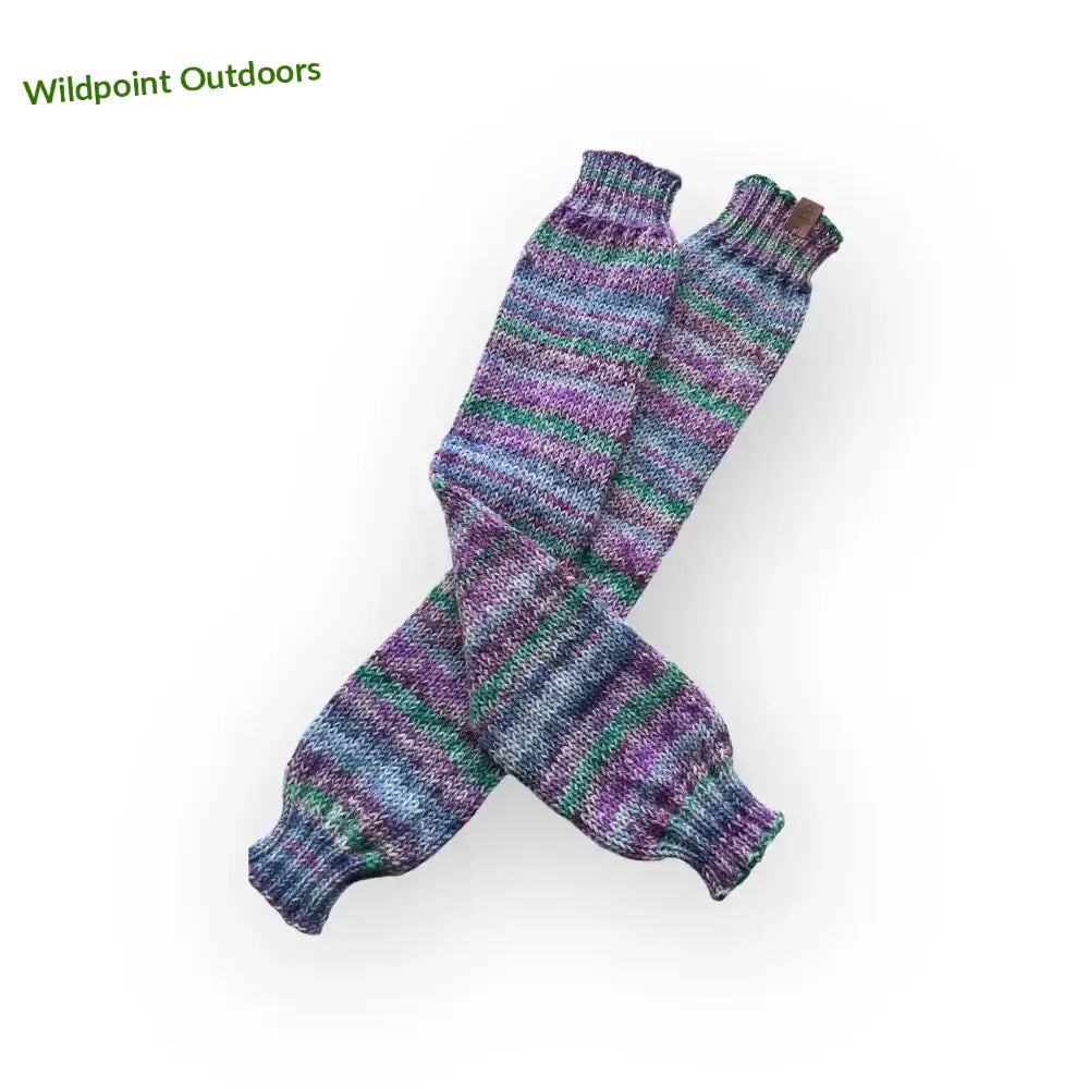 Pitkät värikkäät säärystimet - kotimaista käsityötä - liila - säärystimet - retkeily 44,90 €