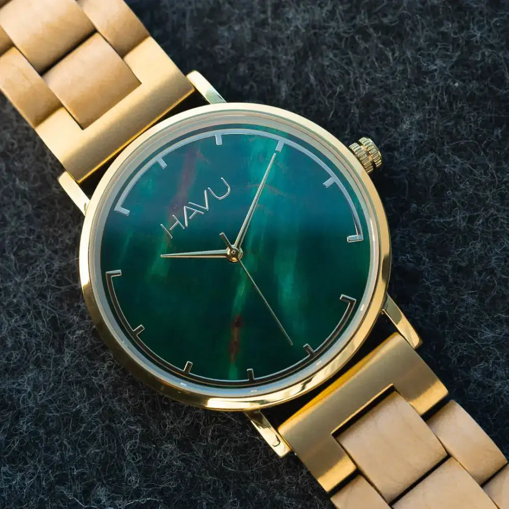 Revontuli koivu 40mm gold tone ruostumaton teräs kello vihreällä kimaltavalla kellotaululla ja hopeisilla tuntimerkinnöillä