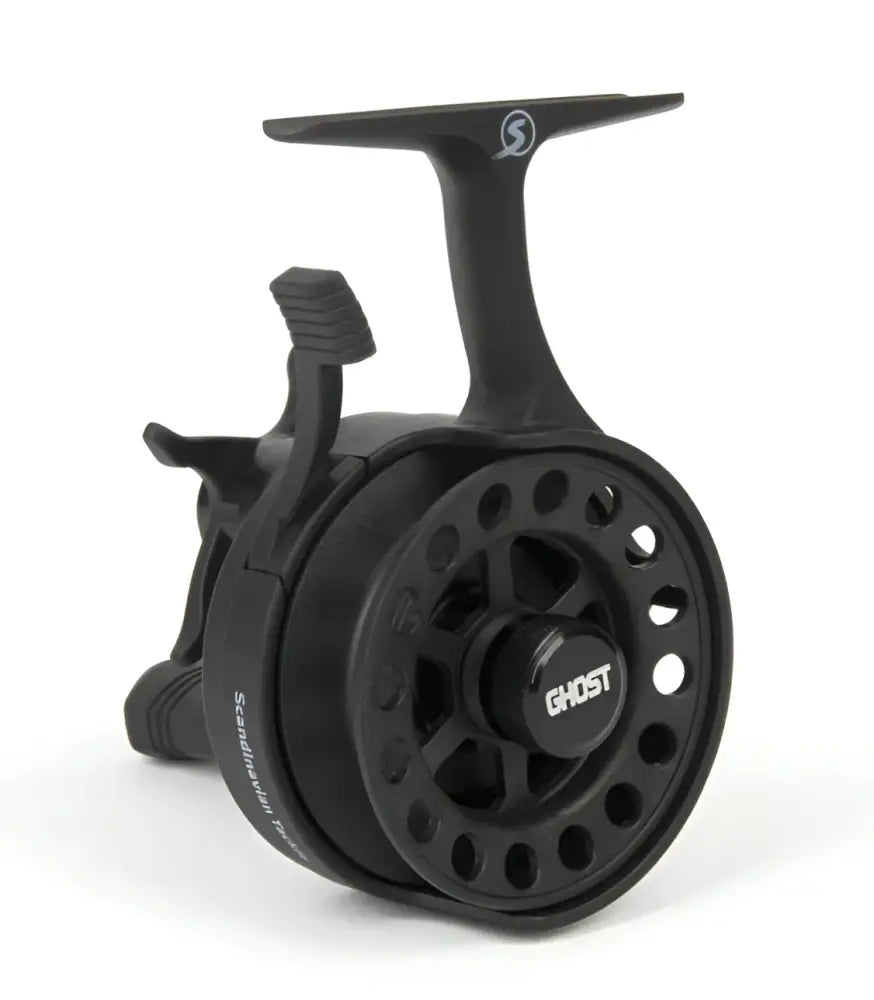Mustan black ghost spinning kalastuskela skandinaavinen tackle ghost reel gt oikeakätinen pilkkikela modernilla muotoilulla ja teksturoidulla otteella