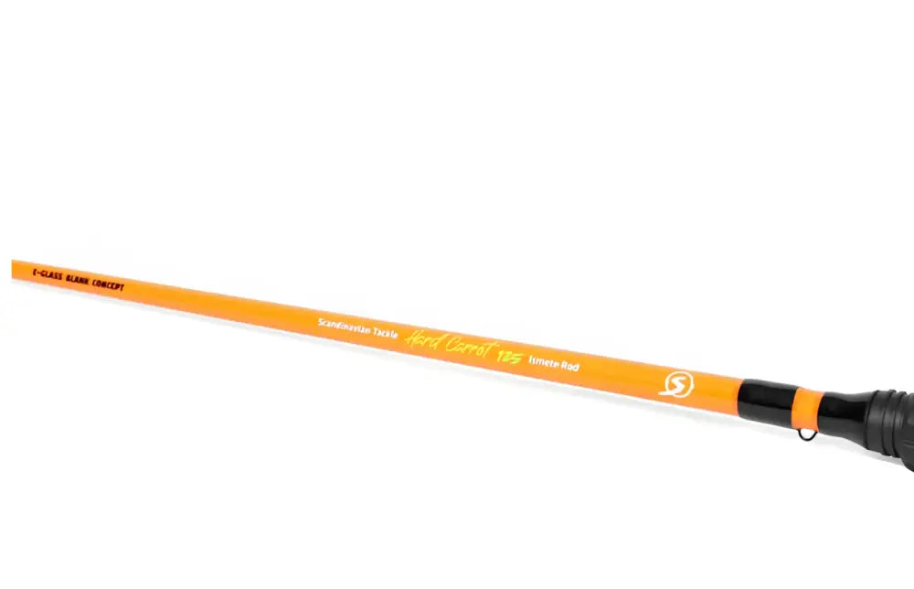 Orange scandinavian tackle hard carrot 125cm ismetevapa kalastusvapa mustalla kahvalla ja keltaisella tekstillä