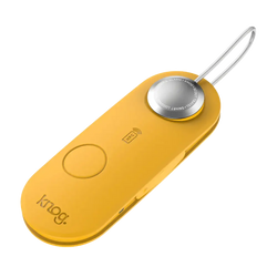 Keltainen knog scout travel älymatkalukko hopealla pyöreällä painikkeella ja kiinnitetty avainketjuun