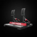 Simagic p1000 modular 2-pedal set musta-punaisella värillä mattapintaisella pohjalevyllä ja keep racing -brändäyksellä